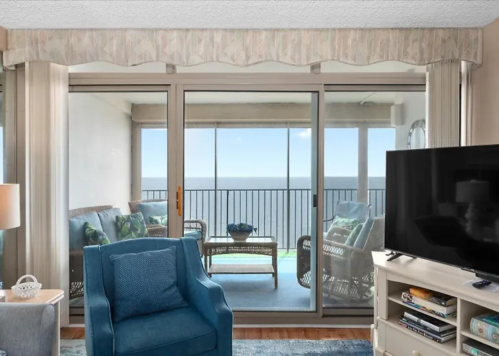 Holiday home Direct Ocean Front Views From Your Private Balcony And Renovated In Towers! *