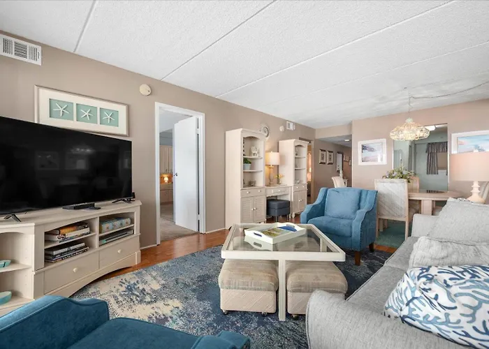 Direct Ocean Front Views From Your Private Balcony And Renovated In Towers! Holiday home
