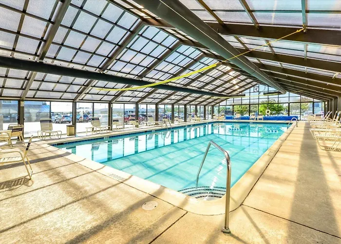 Direct Ocean Front Views From Your Private Balcony And Renovated In Towers! Holiday home