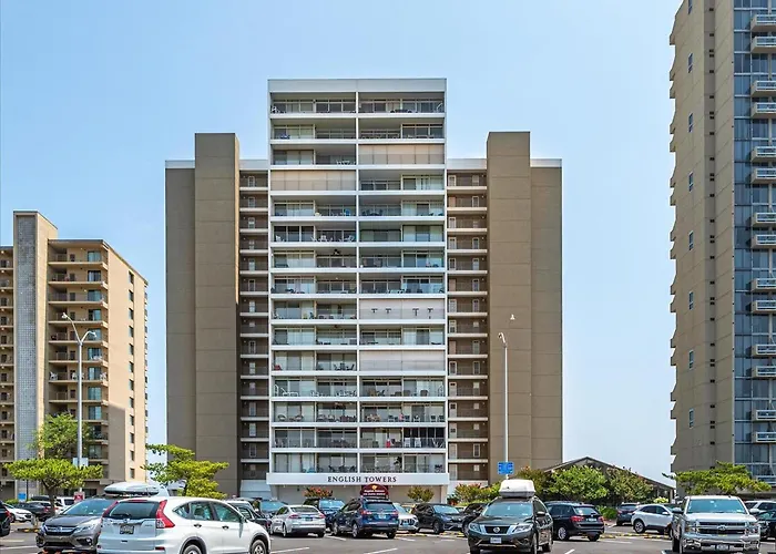 Holiday home Direct Ocean Front Views From Your Private Balcony And Renovated In Towers!